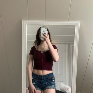 GARAGE cropped button tee shirt maroon